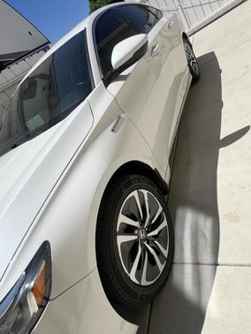 White 2021 Honda Accord Hybrid EX-L