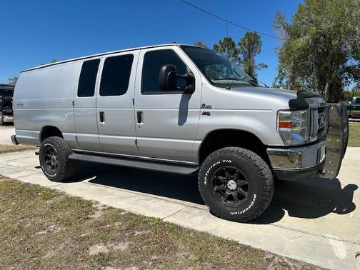 2011 Ford E350 Super Duty Cargo