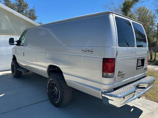 2011 Ford E350 Super Duty Cargo