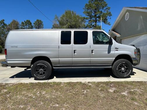 2011 Ford E350 Super Duty Cargo