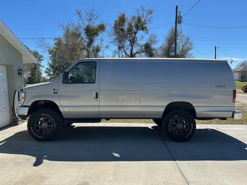 2011 Ford E350 Super Duty Cargo