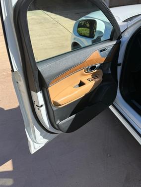 White 2019 Volvo XC90 T6 Inscription