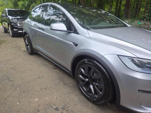 Silver 2024 Tesla Model X Long Range