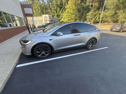 Silver 2024 Tesla Model X Long Range