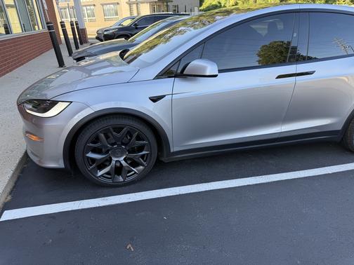 Silver 2024 Tesla Model X Long Range