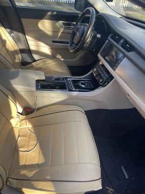 Black 2017 Jaguar XF 35t Premium