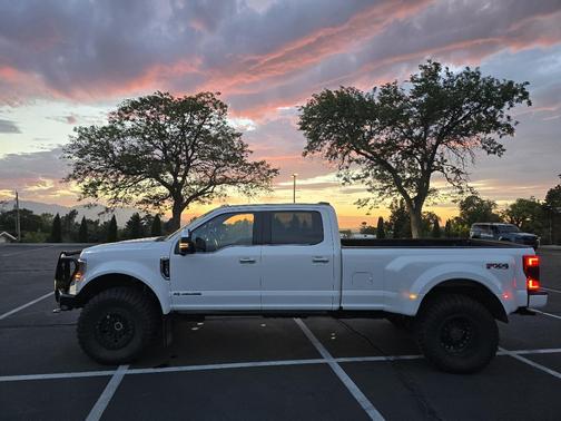 White 2020 Ford F-450 Platinum