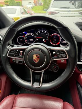 White 2019 Porsche Cayenne Cayenne