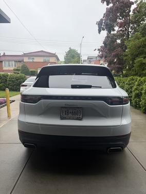 White 2019 Porsche Cayenne Cayenne