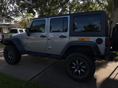 Gray 2014 Jeep Wrangler Unlimited Sport