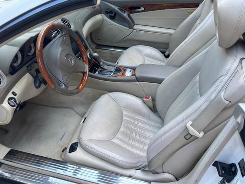 White 2009 Mercedes-Benz SL-Class SL550 Roadster