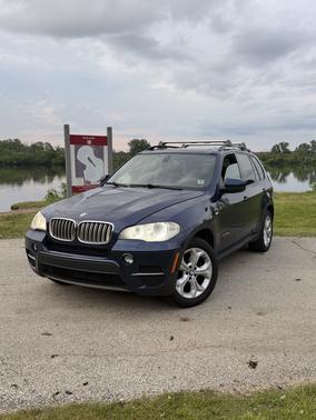 Blue 2013 BMW X5 xDrive35d
