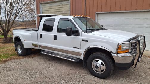 2001 Ford F-350 XLT Crew Cab Super Duty DRW