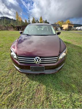 2013 Volkswagen Passat 2.5L Wolfsburg Edition