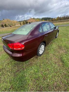 2013 Volkswagen Passat 2.5L Wolfsburg Edition