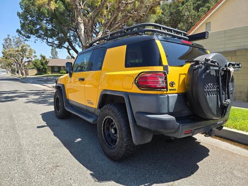Yellow 2007 Toyota FJ Cruiser Base