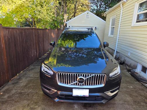 Gray 2021 Volvo XC90 Recharge Plug-In Hybrid T8 Inscription Expression 7 Passenger