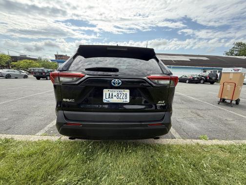 2020 Toyota RAV4 Hybrid XLE