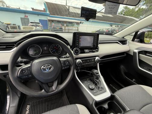 2020 Toyota RAV4 Hybrid XLE