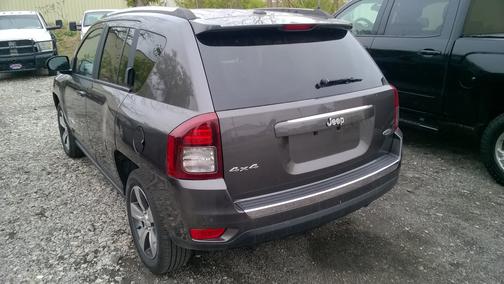 Gray 2016 Jeep Compass Latitude