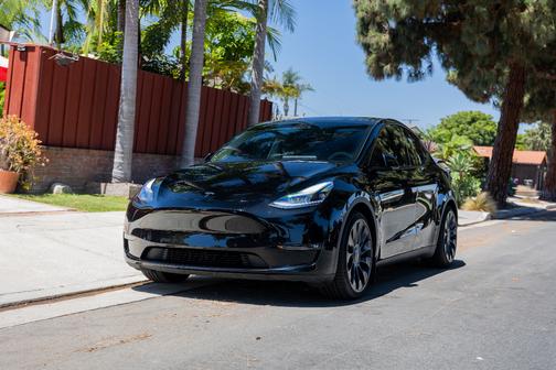 Black 2022 Tesla Model Y Performance
