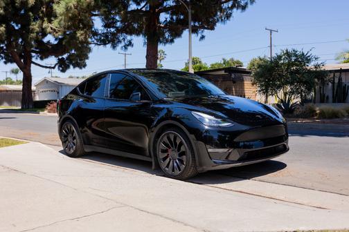 Black 2022 Tesla Model Y Performance