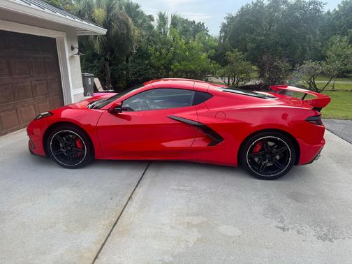 Red 2022 Chevrolet Corvette Stingray w/2LT