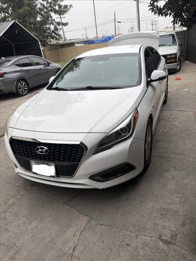 2017 Hyundai SONATA Hybrid SE