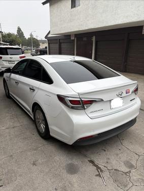 2017 Hyundai SONATA Hybrid SE