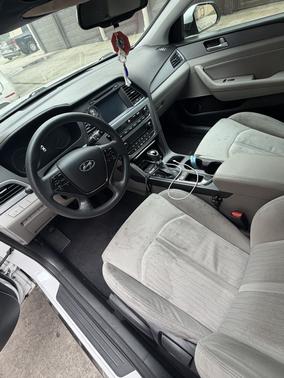 2017 Hyundai SONATA Hybrid SE