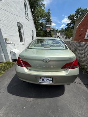 Green 2009 Toyota Avalon Limited