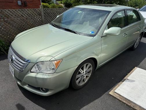 Green 2009 Toyota Avalon Limited