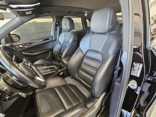 2019 Porsche Macan Macan S