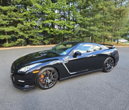 Black 2015 Nissan GT-R Premium