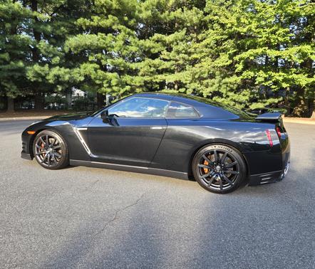 Black 2015 Nissan GT-R Premium