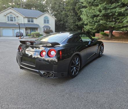 Black 2015 Nissan GT-R Premium