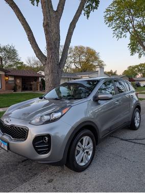 Gray 2019 Kia Sportage LX