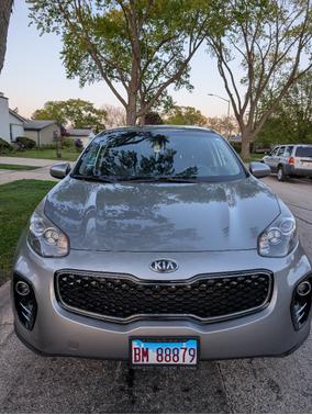 Gray 2019 Kia Sportage LX