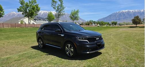 Black 2022 Kia Sorento Plug-In Hybrid SX Prestige