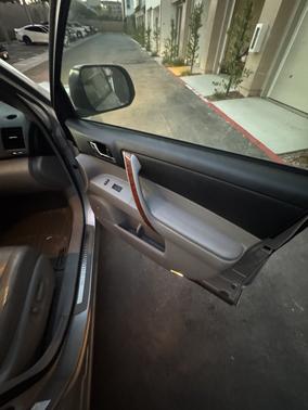 Silver 2010 Toyota Highlander Limited