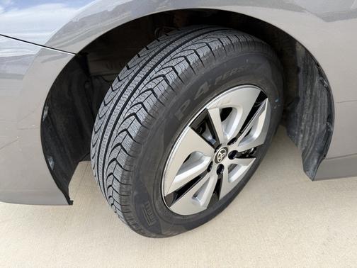 Gray 2016 Toyota Prius Four