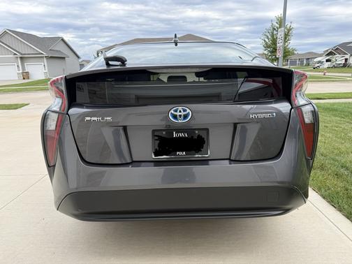 Gray 2016 Toyota Prius Four