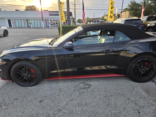 2022 Ford Mustang EcoBoost Premium