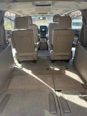 2016 Chrysler Town & Country Limited Platinum