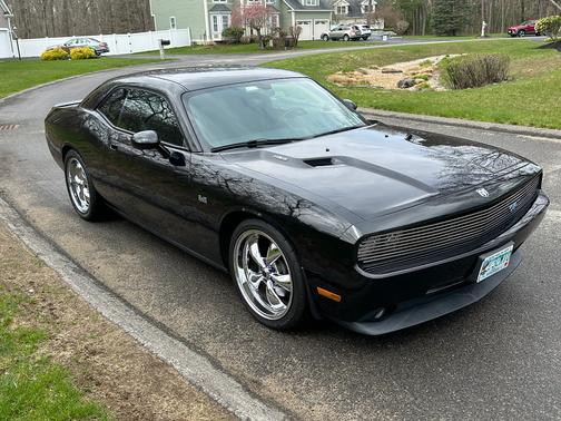 Black 2010 Dodge Challenger R/T