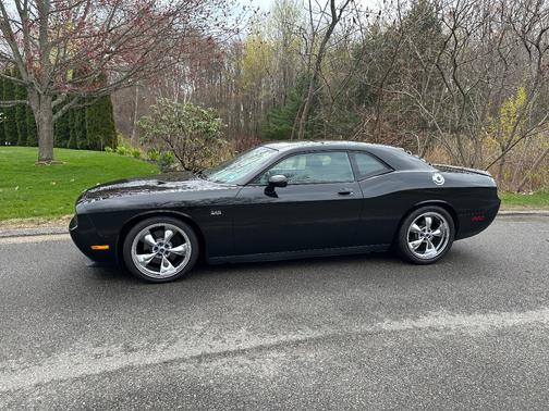 Black 2010 Dodge Challenger R/T