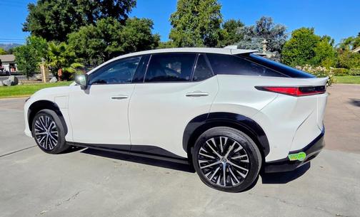 White 2023 Lexus RZ 450e Premium AWD w/20" Wheels