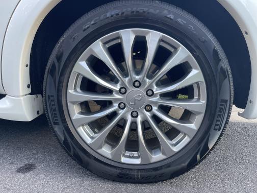 2015 INFINITI QX80 Base