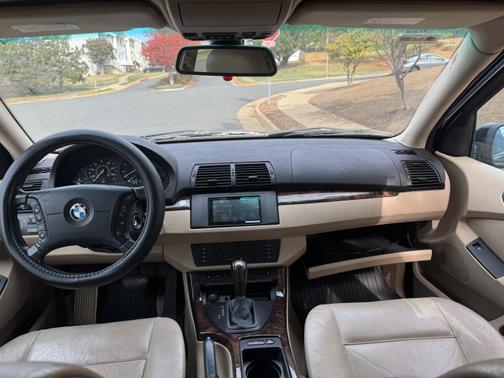 2004 BMW X5 3.0i