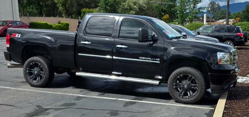 Black 2013 GMC Sierra 2500 Denali